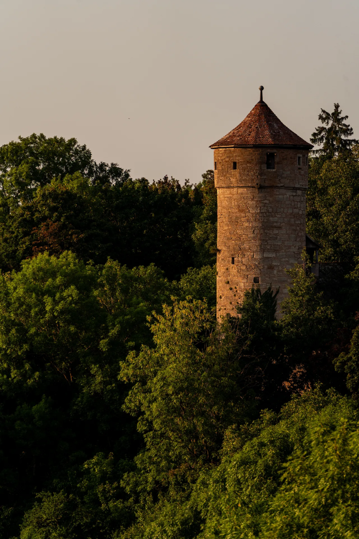 Rothenburger Turm mit Blick über das Taubertal